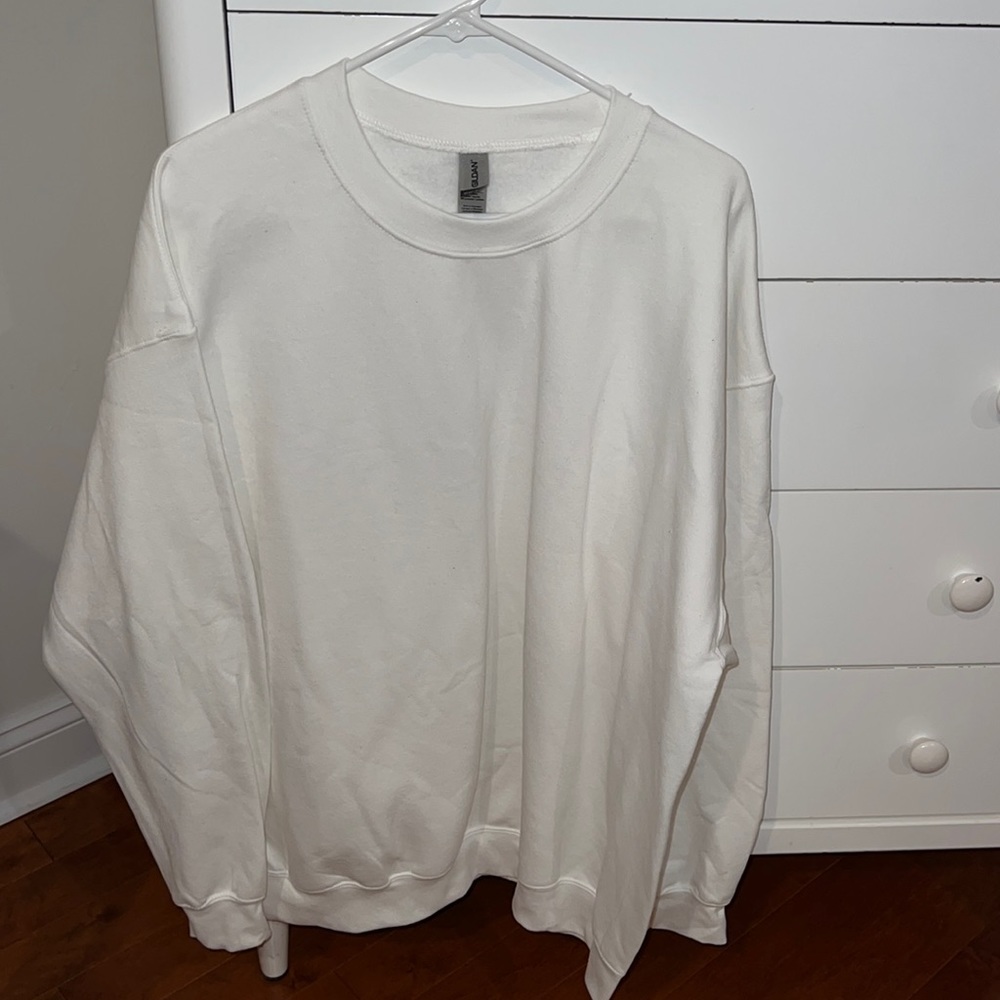 Plain White Gildan Crewneck